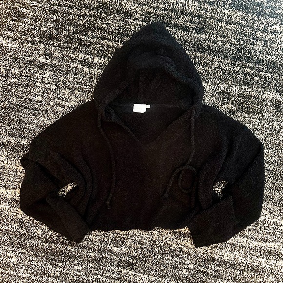 NIA THE BRAND || Notched Hooded Sweater in Black - SZ Small - Picture 8 of 8